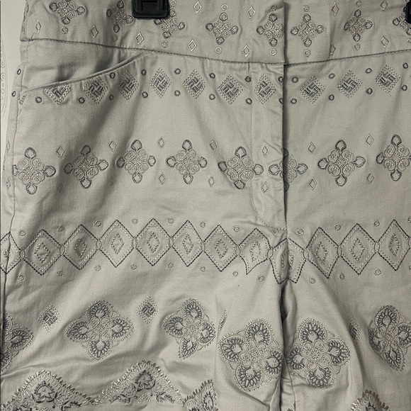 White House Black Market Gray Embroidered WHBM Women's 5” Shorts 10 - Picture 6 of 13
